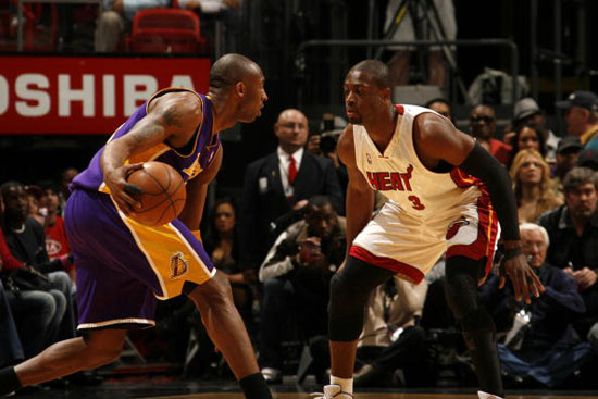 嚄唶宿将，皇家社会副队长埃卢斯通多完成个人队史300场（皇家社会副队长埃卢斯通多完成俱乐部生涯第300场）