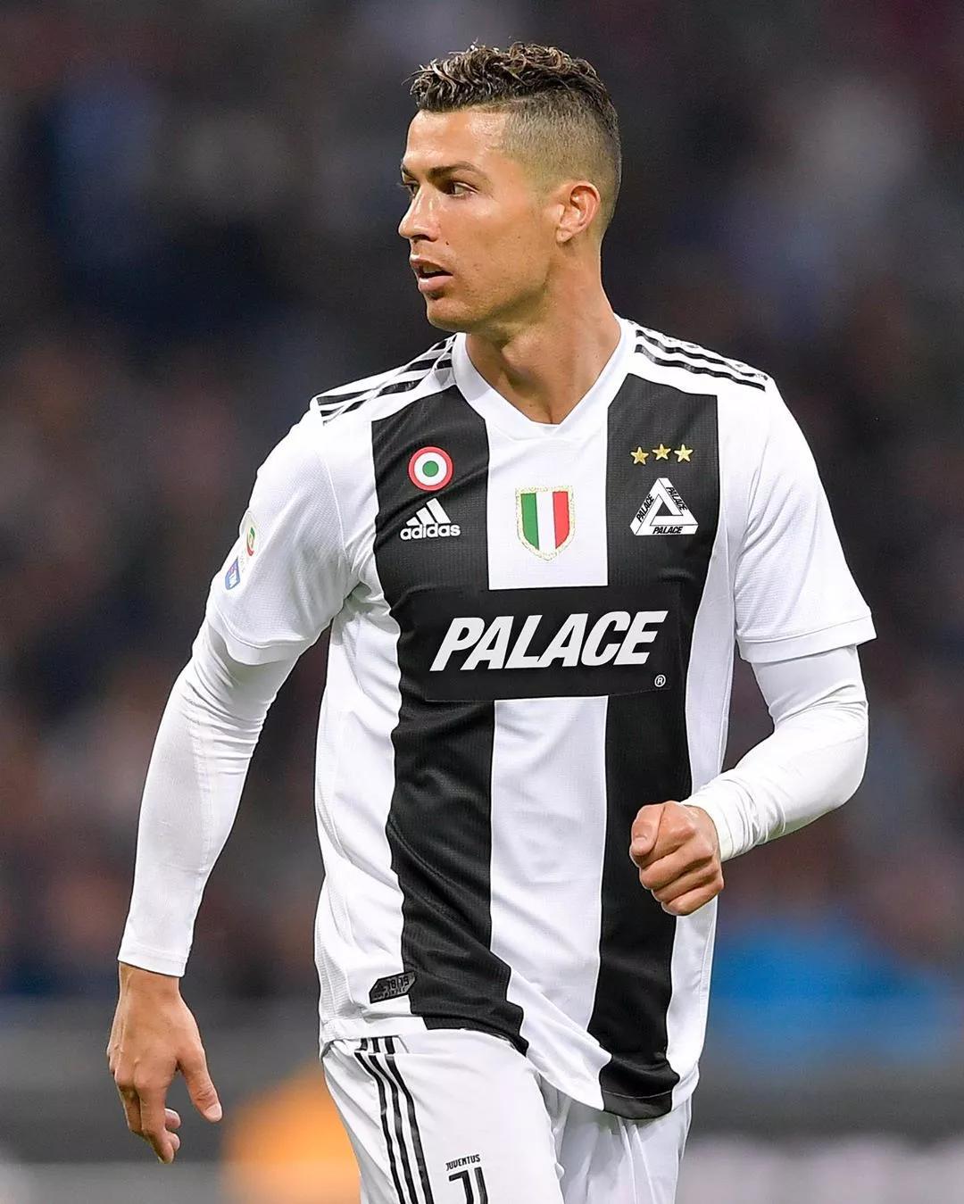 万项：首场比赛给自己打8.5分；开门红的意义相当重大（万项：首秀自评8.5分；首战告捷意义非凡）