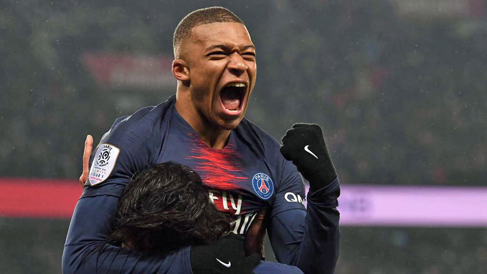 斯凯利晒穿齐达内、博格巴尤文球衣照，尤文球迷留言“快来”（斯凯利晒出身穿齐达内、博格巴款尤文球衣的照片，尤文球迷高呼：快来！）